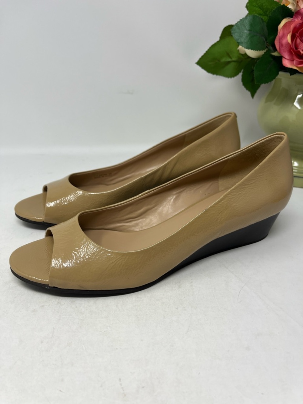 COLE HAAN PEEP TOE NUDE PATENT LEATHER WEDGE SHOES SZ 9